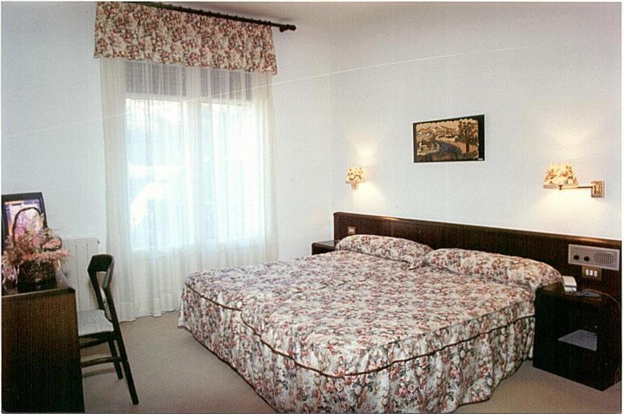 Hosteria Catalana Bossòst Exteriör bild